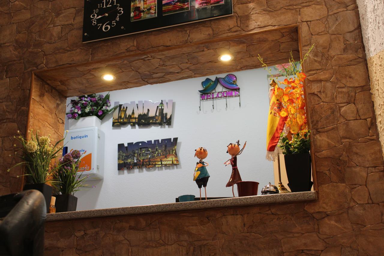 Hostal Mayor Alicante Bagian luar foto