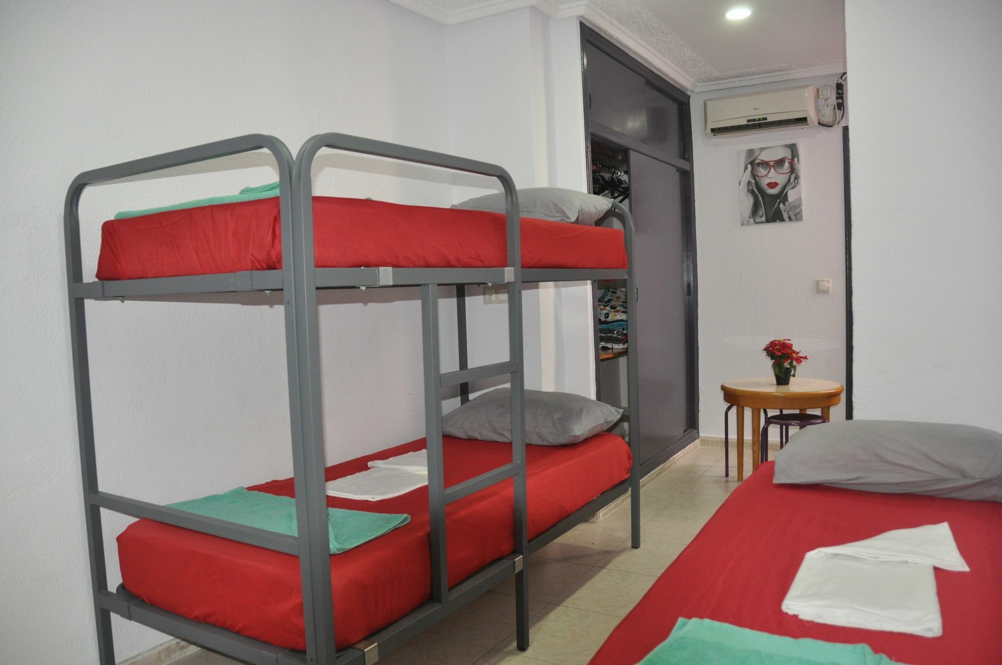 Hostal Mayor Alicante Bagian luar foto